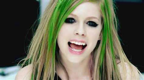 Smile {Music Video} - Avril Lavigne Photo (38792953) - Fanpop