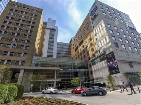 Toronto's hospital network to fire employees unvaccinated at end of ...