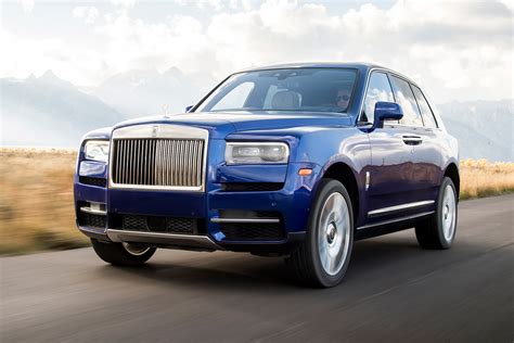 2018 Rolls-Royce Cullinan SUV pictures | Carbuyer