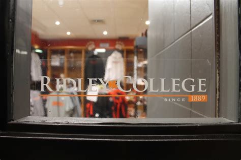 Ridley Logo Decal - Ridley College's Campus Store