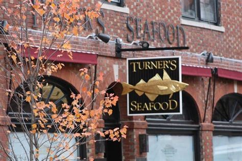 10 Haunted Restaurants You Need To Visit Before Halloween