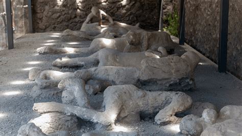 The Stone Bodies Of Pompeii Aren't What You Think | IFLScience