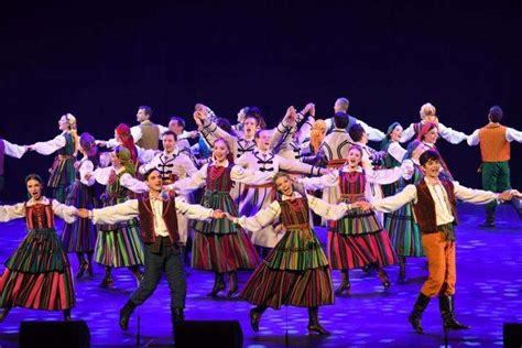 Folk Song and Dance Ensemble 'Mazowsze' - online puzzle