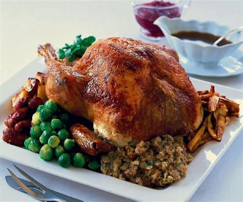 Mary Berry's traditional roast turkey recipe - Christmas dinner tips ...