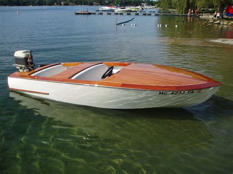 Glen-L Zip with painted hull no windshield. | Classic wooden boats ...