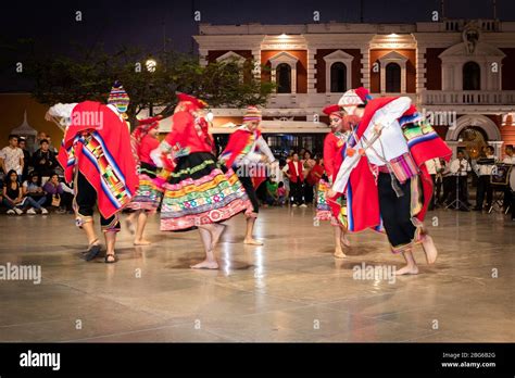 Clothes traditional costumes hi-res stock photography and images - Alamy