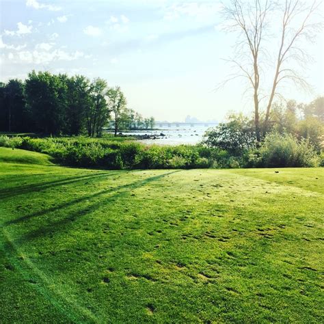 Réservation en ligne au Château Cartier - Gatineau, - Terrain de Golf ...