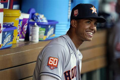 Astros SS Jeremy Peña hits 1st MLB HR during parents' interview