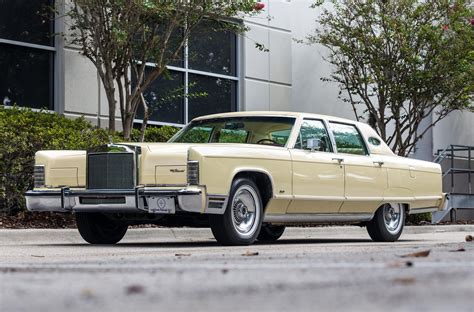 1977 Lincoln Town Car | Orlando Classic Cars