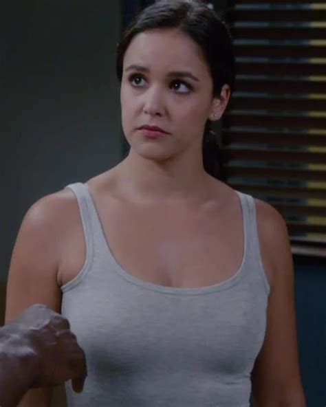 melissa fumero as amy in b99 | Kadın