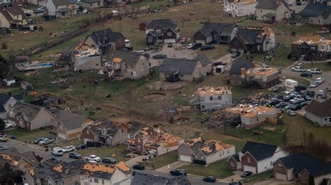 Tornado damage in Tennessee: Photos from helicopter tour of Clarksville ...