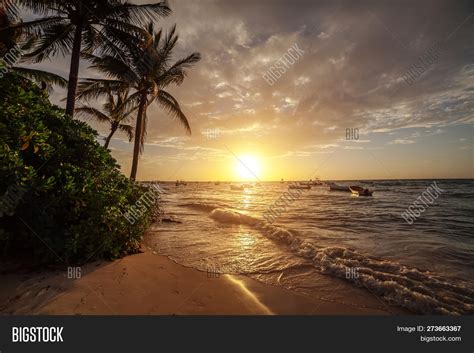 Sunrise Over Ocean Image & Photo (Free Trial) | Bigstock