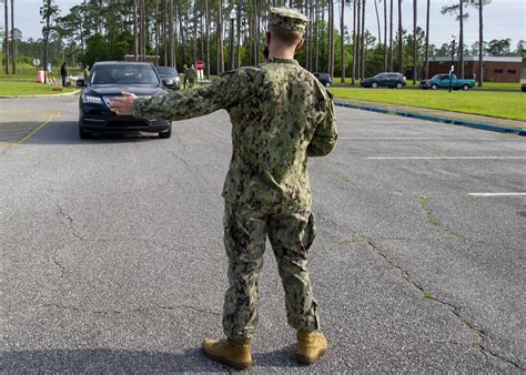 DVIDS - Images - Naval Hospital Pensacola Conducts a Drive-thru COVID ...