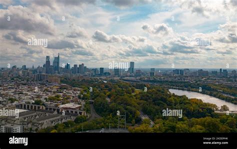 Philly skyline hi-res stock photography and images - Alamy