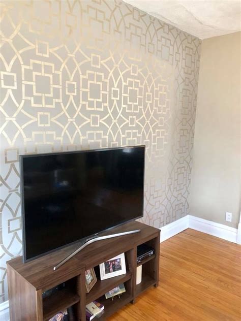 Metallic Stenciled Accent Wall | Wallpaper Look | Painted Wall Patt ...