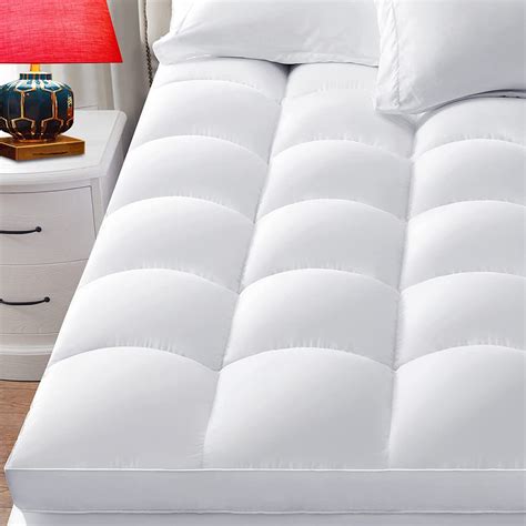 The Chokit Luxury Soft Mattress Topper Is on Sale at Amazon