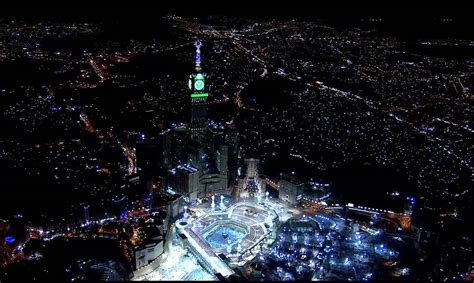 Download Mesmerizing Night View of Masjid Al-Haram, Makkah HD Wallpaper ...