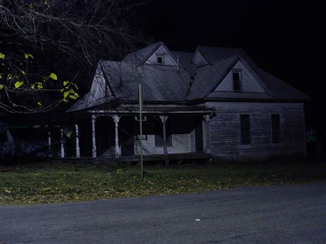 Scary Pictures - Creepy Haunted House Kansas