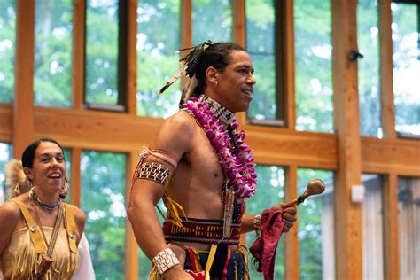 Wampanoag Nation Singers and Dancers: Calumet and Eastern Blanket Dance ...