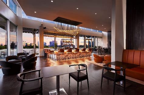 AC Hotel Atlanta Perimeter includes area's first rooftop bar ...