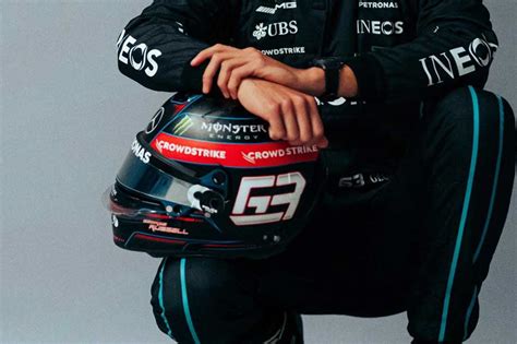 VIDEO: George Russell presents his 2022 Mercedes helmet! - Silver ...