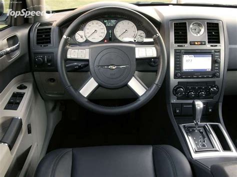 2005 Chrysler 300C SRT8 Review - Top Speed