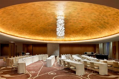 W Doha Hotel – Doha, Qatar – Meeting Room – TRAVOH