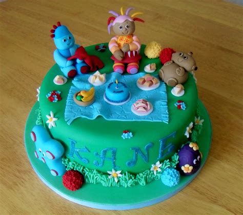 In the Night Garden cake. Iggle Piggle. Upsy Daisy. | Garden cakes ...