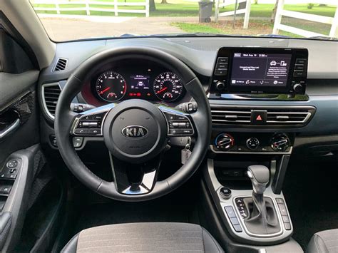 2025 Kia Seltos: 145 Interior Photos | U.S. News