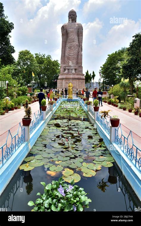 The Buddha Statue in Sarnath, Uttar Pradesh Stock Photo - Alamy