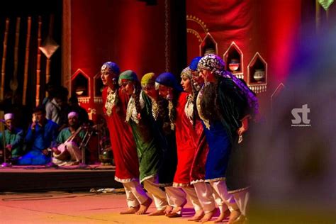 Kashmiri Folk Dance 'Rouf'. This is a spring time dance. This dance is ...