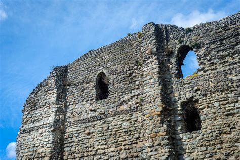 Canterbury Castle | Opening Hours, Visitor Info | Castles History