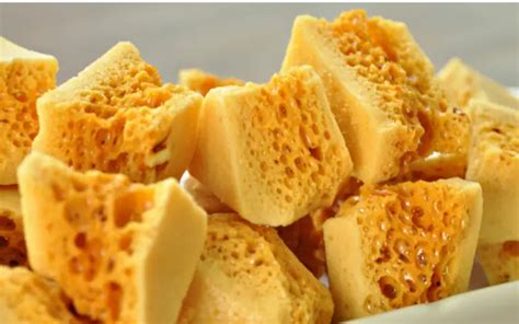 Hokey Pokey Honeycomb Toffee Recipe - Gimme Yummy