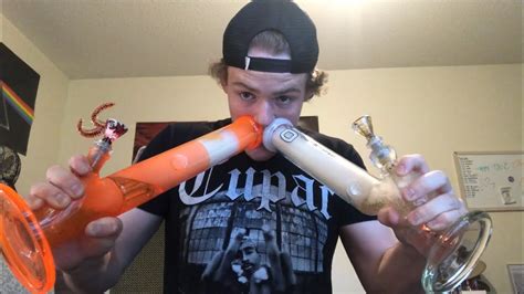 HITTING TWO BONGS AT THE SAME TIME ! IT WORKED ! - YouTube