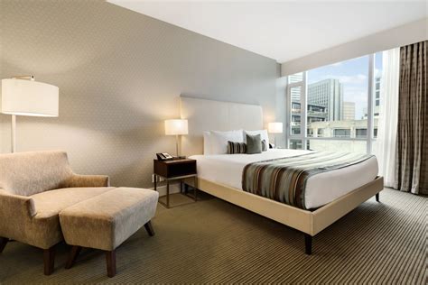 Coast Coal Harbour Vancouver Hotel by APA Vancouver, British Columbia ...