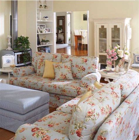 Floral Sofas In Style – HOMYSTYLE