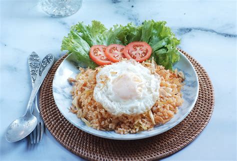 Resep Nasi Goreng Spesial Ini Dijamin Enak, Antilembek Dan Siap Dalam ...