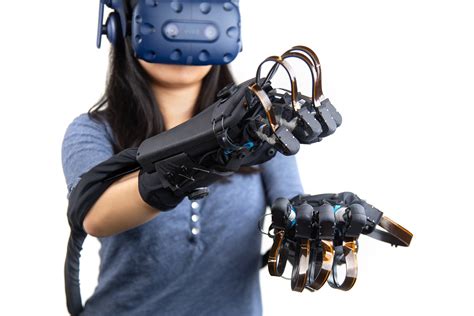 VR glove maker HaptX raises $12M and announces partnership with ...