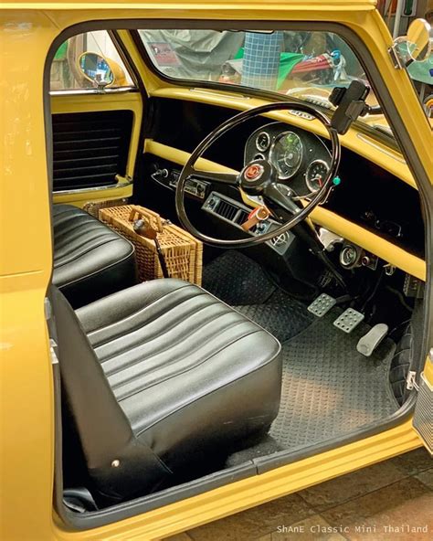 Shane AustinはInstagramを利用しています:「Interior of classic Mini #morrismini # ...