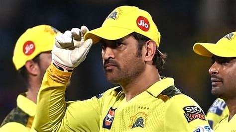 'MS Dhoni cried that night': Harbhajan on CSK captain's 'emotional ...