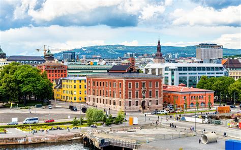 Oslo City Center to Airport transfer with Sights - Nordic Experience