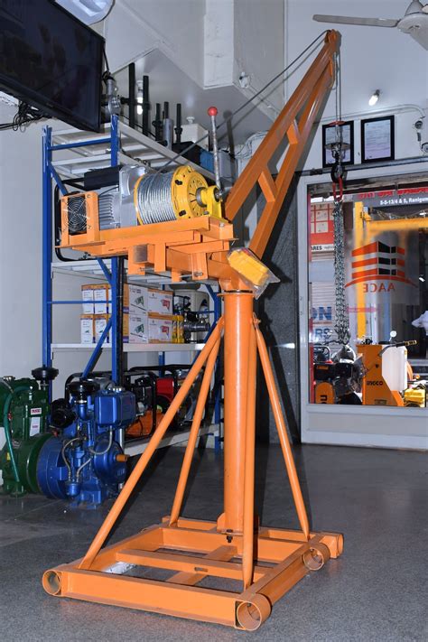 Hydraulic Mini Cranes, Max Height: 20-40 feet, Capacity: 0-5 ton, Rs ...