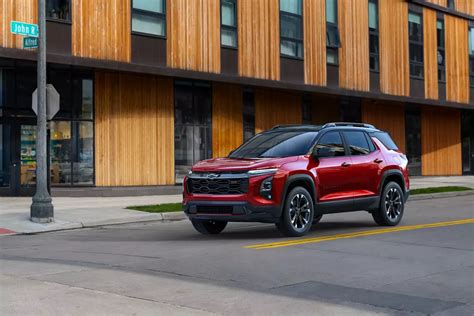 2025 Chevrolet Equinox Gets Macho Makeover, More Standard Tech | Cars.com