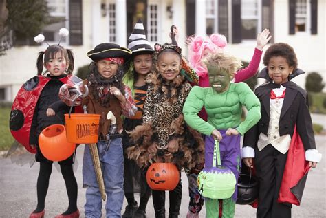 These elementary schools are banning students from wearing costumes on ...