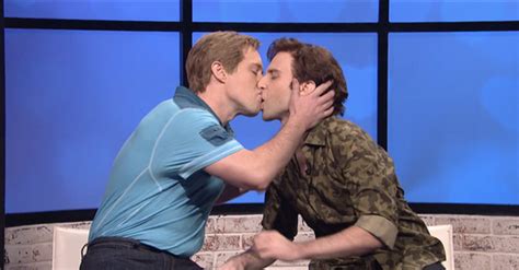 gay kiss #SNL #JohnCena Actor John, Wwe Wrestlers, John Cena, Saturday ...