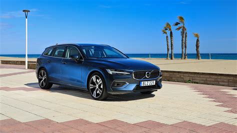 Volvo V60 D4 Inscription 2018 4K Wallpaper | HD Car Wallpapers | ID #10407