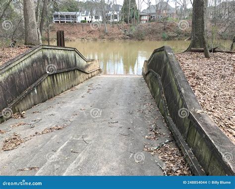 Chattahoochee River Park Boat Loading Dock Editorial Stock Image ...