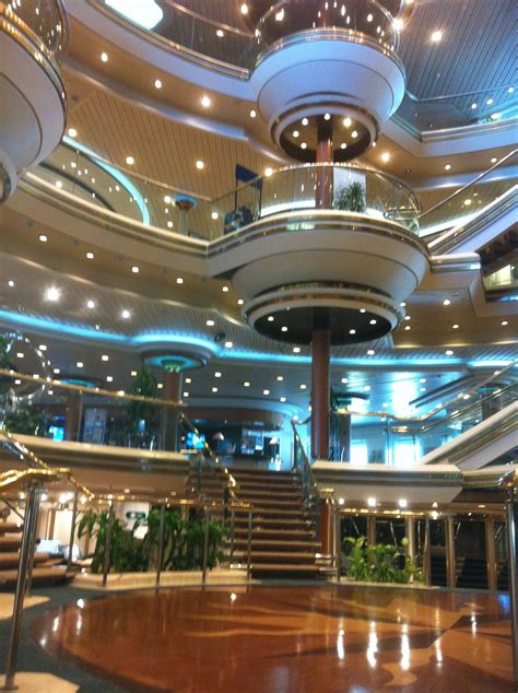 Inside Royal Caribbean Cruiseline Monarch of the Seas. | Cruise ship ...