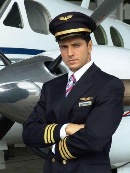 Sandro Finoglio Mr Venezuela | Pilot uniform men, Men in uniform, Pilot ...