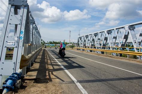 Rowing Between Two Reefs: Indonesia’s Infrastructure Investment ...